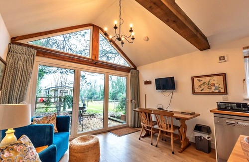 West Meon Ski Chalet | Finest Retreats - South Downs Lodge