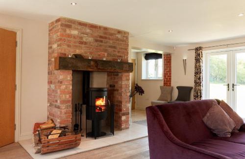 Dalbury Lees House | Finest Retreats - Sunshine Cottage