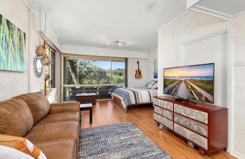 Fingal Bay House | Fingal Pines Getaway, Apartment
