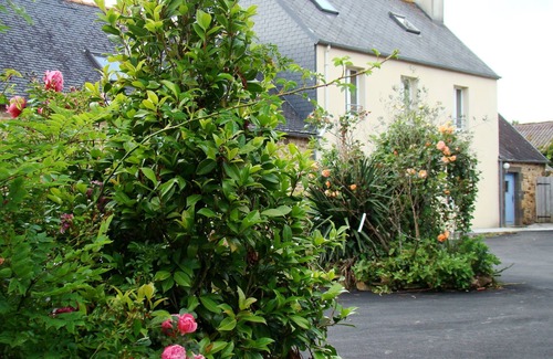 Plougastel-Daoulas Cottage | FINISTERE cottages for 13 people 200 m from the sea, heated pool and spa