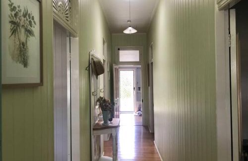 Stanthorpe House | Finney Cottage