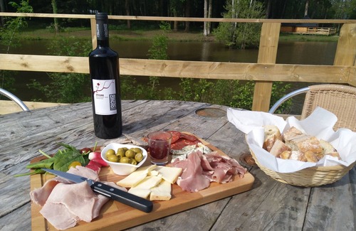 Corcoue-sur-Logne Cabin | FINNISH KOTA RELAXATION, FOREST AND NATURE. BREAKFAST INCLUDED