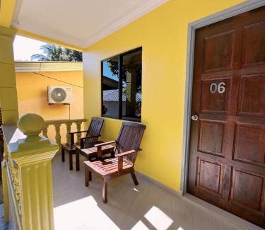 Tioman Island Ski Chalet | Fiqthya Chalet & Cafe
