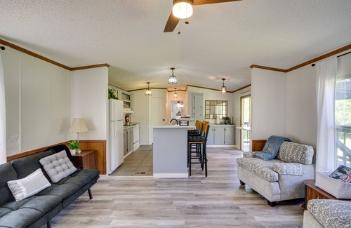 Newhebron House | Fire Pit + Deck: Peaceful Silver Creek Retreat