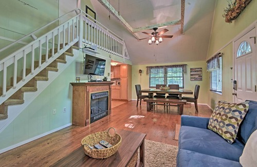 Pocono Lake House | Fire Pit & Spacious Deck: Cozy Poconos Chalet!