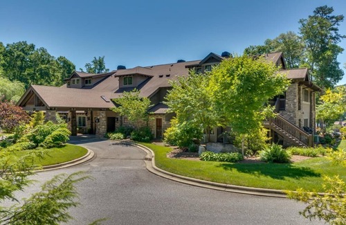 Lake Lure Condo | Firefly Retreat #202: Gated Community in Lake Lure | Views Of Lake; pool, boats & more!
