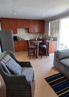 Drakenstein Apartment | Firehouse selfcatering Garden Cottages 4
