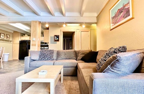 Wildernest Condo | Fireplace I Pool I Biking I Skiing & Snowboarding