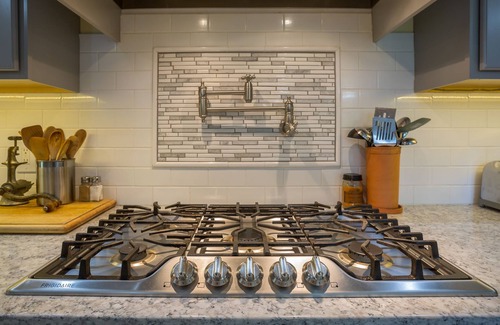 Weston House | Fireplace, Ski-Okemo, Apple Trees, Piano, Amazing Views, Firepit, Priory, Pool, Fields, Theatre!