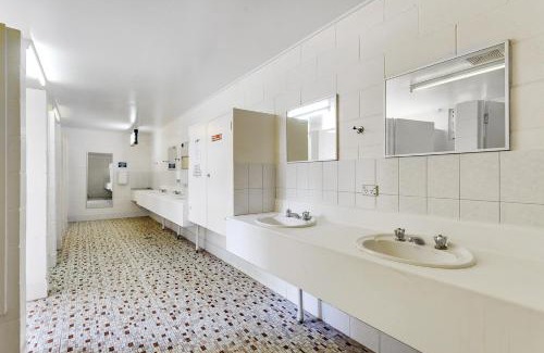 Earlville Resort | First City Caravilla