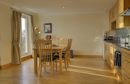 Brora Apartment | First floor 2-bedroom apartment with views over the famous James Braid Brora Golf Course.