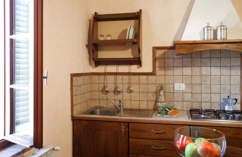 Terricciola Apartment | First floor apartment with 1 double bedroom