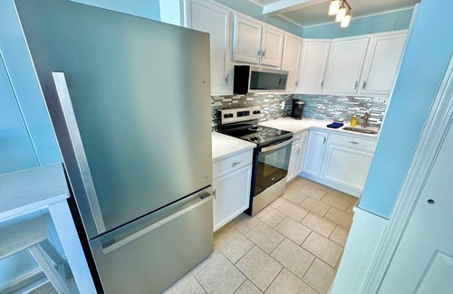 Atlantic Beach Condo | First Floor, Pet-friendly, Steps to Beach! - Oceanside Oasis