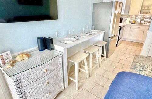 Atlantic Beach Condo | First Floor, Pet-friendly, Steps to Beach! - Oceanside Oasis