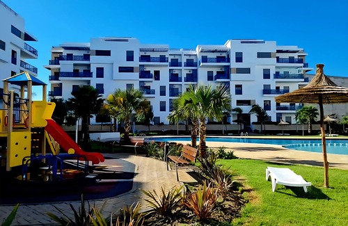 Martil Apartment | First floor swimming pool 5 min walk to beach all amenities on site