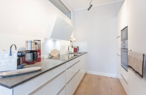 Sellin Apartment | FIRST White Pearl