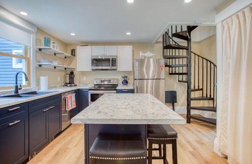 Boothbay Harbor Apartment | Firstmate by Rocky Coast Rentals