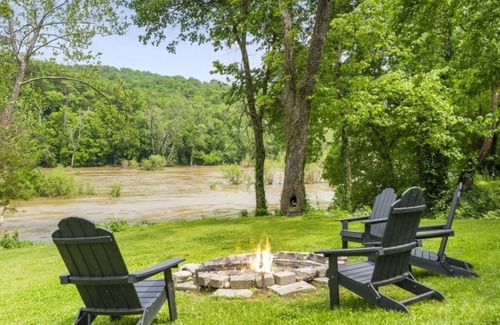 Ponce De Leon Cabin | Fish & Float from Cabin #3 on James River - Sleeps 4, #3 of 5 Cabins