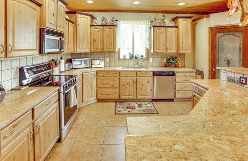 Fish Haven Cabin | Fish Haven Cabin w/Game Room, Views + Deck!