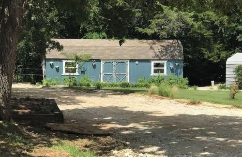 Whitesboro Cabin | Fisherman's Cabin 1 - Walkable to the Red River!