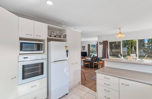 Bowentown House | Fisherman's Friend - Bowentown Holiday Home