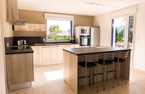 Cleder House | FISHERMAN'S HOUSE - Panoramic view 50m from the sea - wifi access - Heated swimming pool