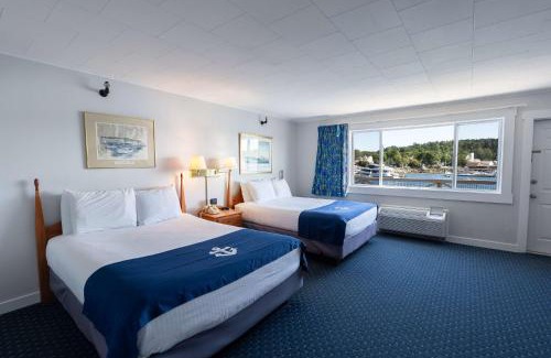 Boothbay Harbor Hotel | Fisherman's Wharf Inn
