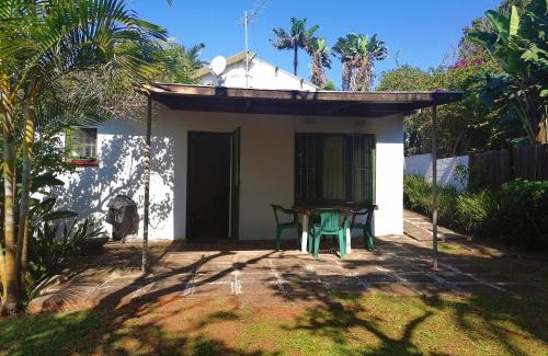 Port Edward Apartment | Fishermans Cottage - BillsBest