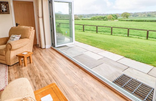 Darlington Cottage | FISHERMANS COTTAGE, with hot tub in Darlington