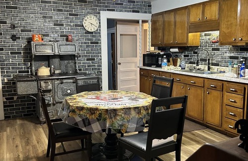 Norton County Other | Fishermen, Hunters, Family Getaways, Retreats & More at Spring Creek Cottage