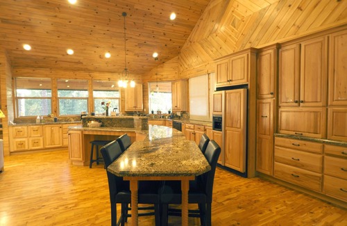Junction City House | Fishing and Family Friendly Mountain Retreat