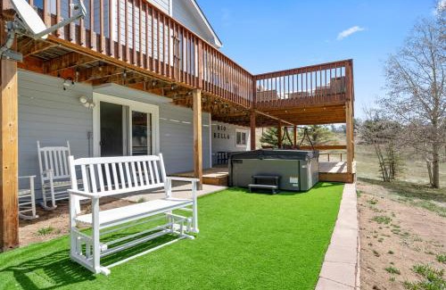 Bailey House | Fishing, disc golf and hot tub