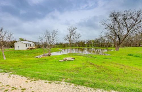 Lorena Apartment | Fishing Pond Access Pet-Friendly Lorena Studio