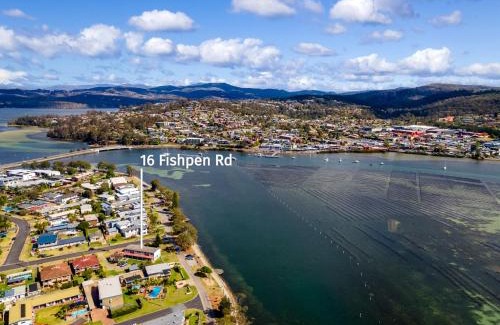 Merimbula House | Fishpen Holiday Apartments