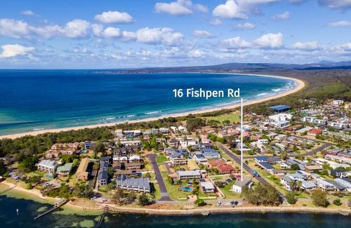 Merimbula House | Fishpen Holiday Apartments