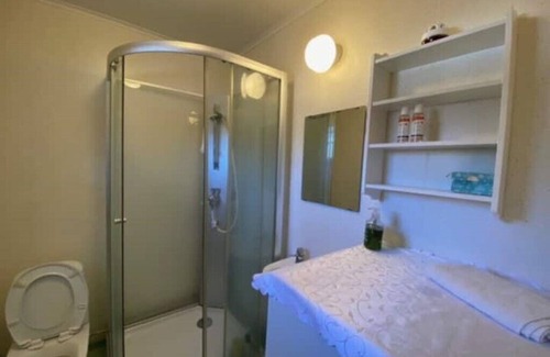 Ramsjo House | Fiska och bo på Ramsjö camping i stor timmerstuga