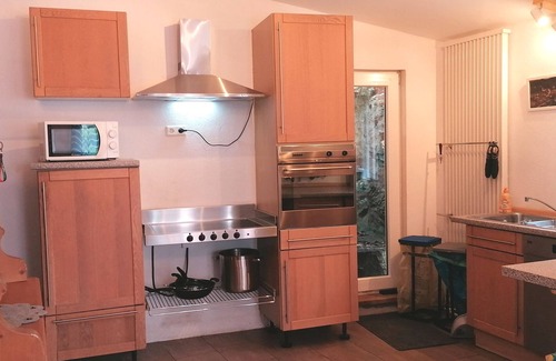 Neuerburg House | Fitters' Accommodation 'Alte Münze' with 3 Bedrooms, 3 Bathrooms, and Parking Spaces