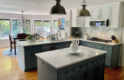 Glendale House | "Five Bedroom Luxury by the River "