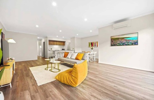 Clyde North House | Five Farms Estate - Contemporary 4BR Townhouse