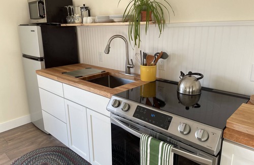 Seal Cove Apartment | Five minute walk to Acadia National Park! Come stay at Adi's Mountain View