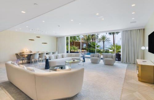 Palm Jumeirah Villa | Five Palm Luxury Beach Villa with Private Pool, Panoramic Views, and Jacuzzi by Exclusive Holiday Homes