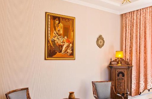 Yavory Apartment | Five Room Central Gorgeous Apartment with Garden