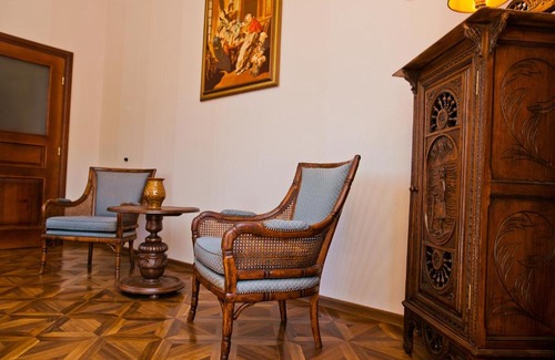 Yavory Apartment | Five Room Central Gorgeous Apartment with Garden