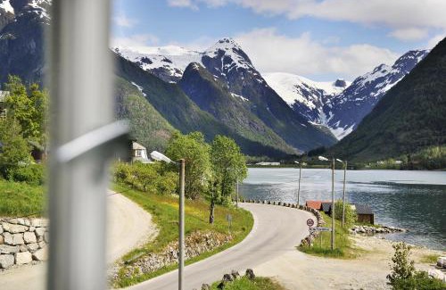 Fjaerland Hotel | Fjærland Fjordstove Hotell - Huseby Hotelldrift AS