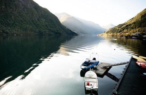 Fjaerland Hotel | Fjærland Fjordstove Hotell - Huseby Hotelldrift AS