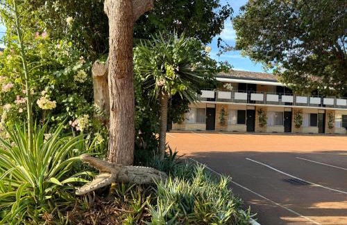 Rivervale Hotel | Flag Motor Lodge