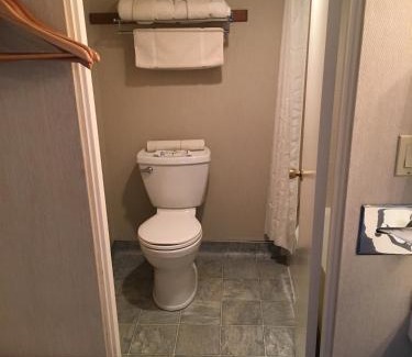 West Hills Hotel | Flagship Inn