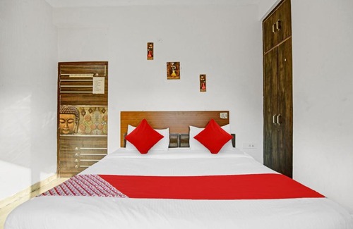 Noida Hotel | Flagship The Royal Stay Near Iskcon Temple Noida