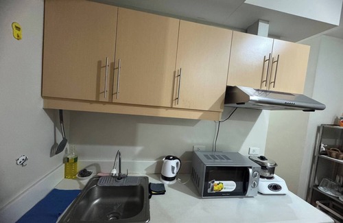 Highway Hills Condo | Flair Towers Condo Near MRT Bonifacio and Shaw Within Greenfields