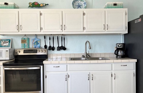 Orange Grove Condo | Flamboyant Escape